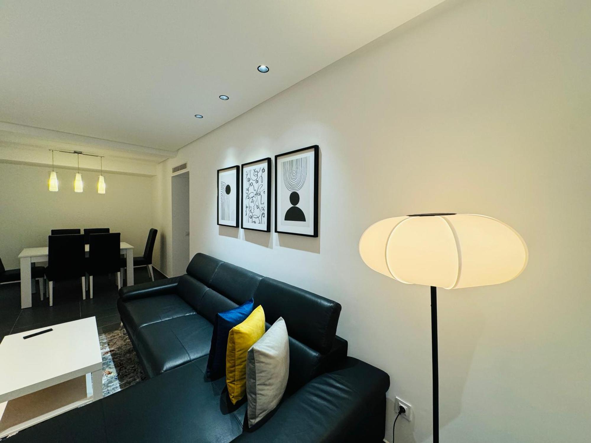Apartment Center 2-br + Pkg