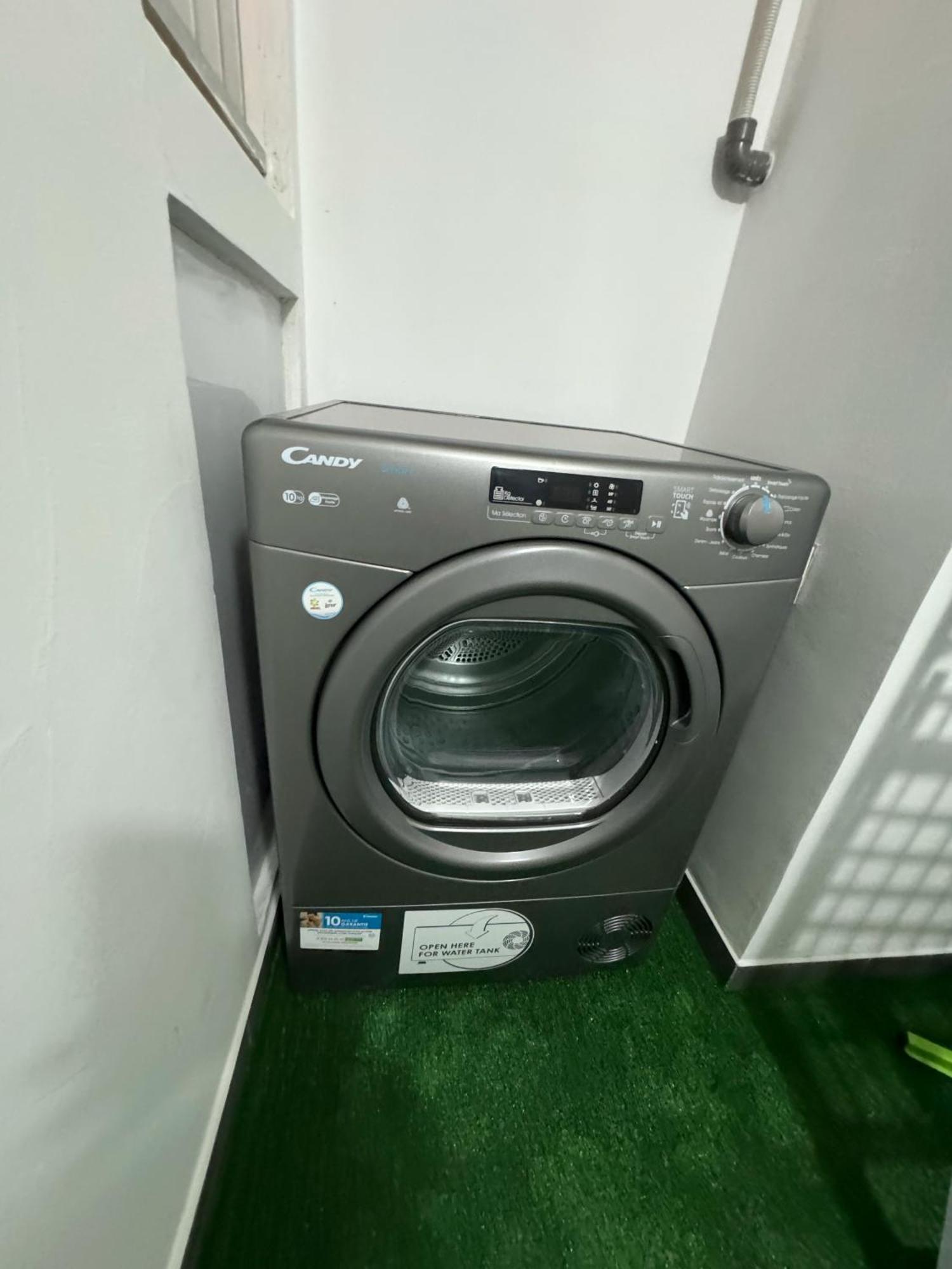 Center 2-br + Pkg *