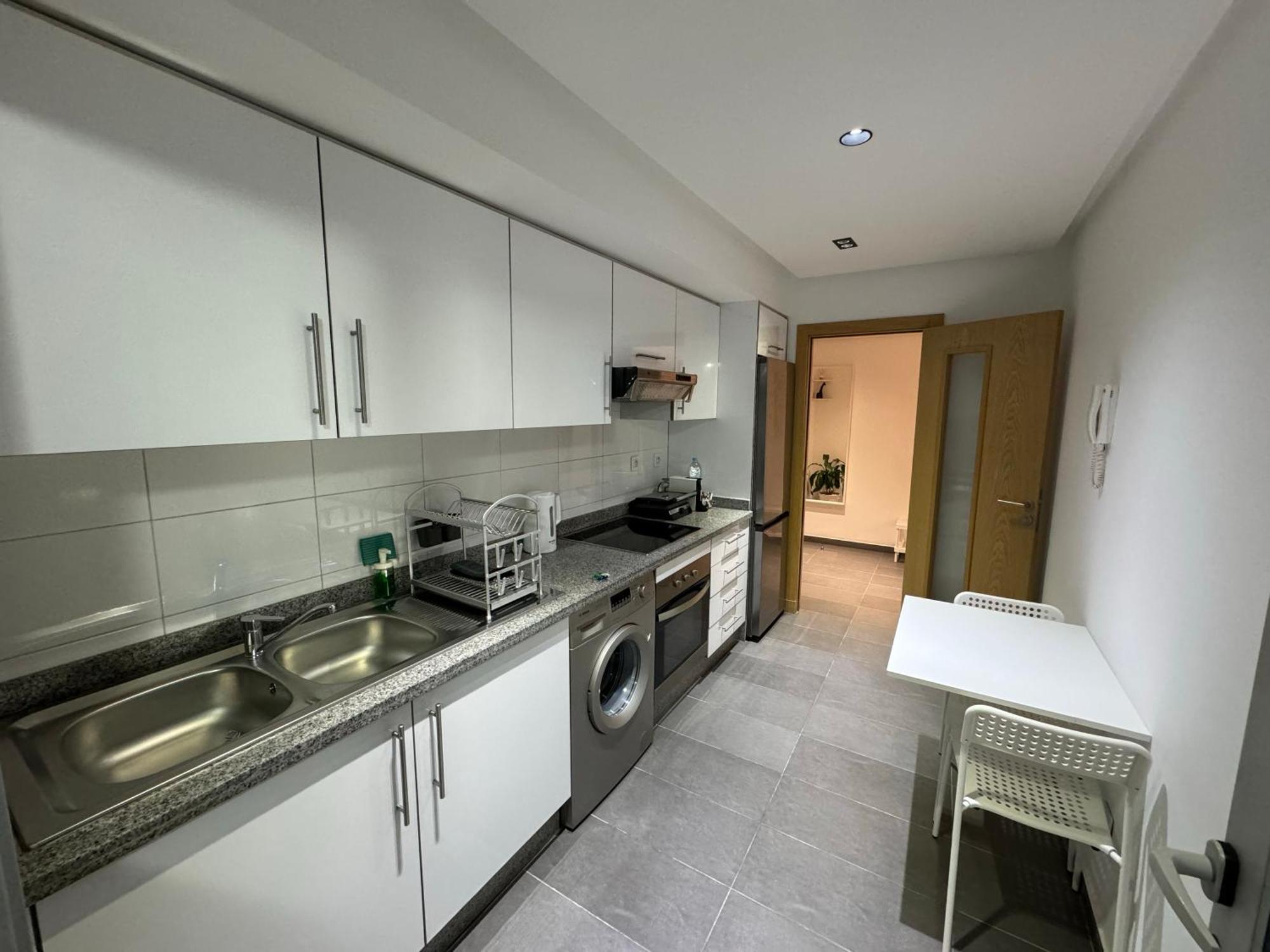 Apartment Center 2-br + Pkg Tangier